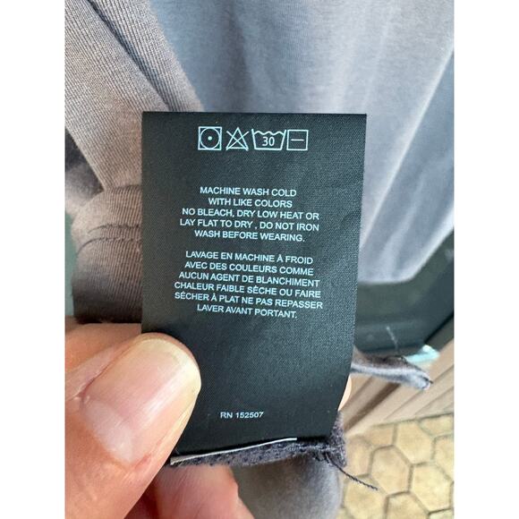 AO Cuts Clothing Grey Brown Split-Hem Crewneck Basic Tee - Wolf - Large - Picture 8 of 9